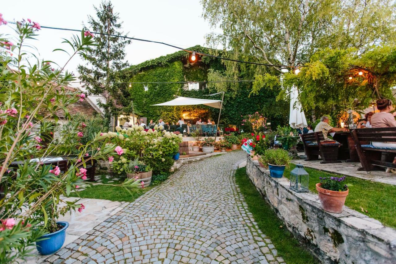 Oleander Romantik Zimmer Trausdorf an der Wulka Экстерьер фото
